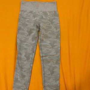 Green camo gymshark leggings with butt scrunch